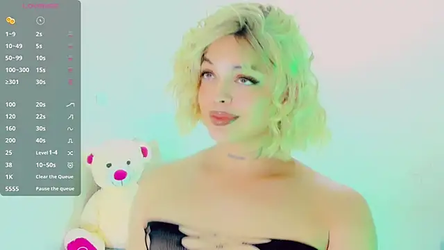 Emmaa Saenz  online show from March 2026 09:54:01 PM