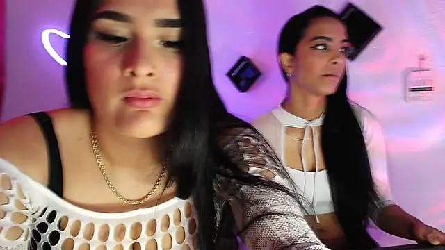 agatha lovee online show from March 2025 05:33:02 PM