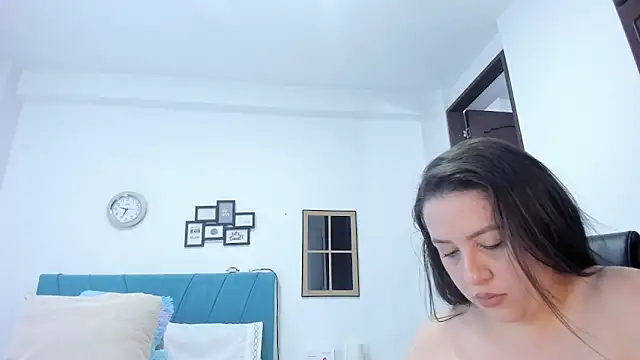 kamila lopez online show from September 2025 10:42:01 PM