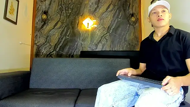 Snapshot of liam_genner_ chatting on February 2025 07:49:01 PM liam genner online show from February 2025 07:49:01 PM