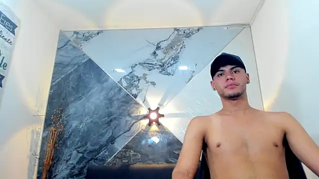 Snapshot of liam_genner_ chatting on March 2025 01:56:01 AM liam genner online show from March 2025 01:56:01 AM