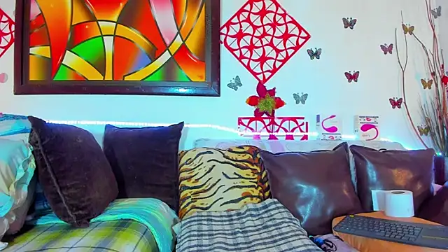Snapshot of SQUIRTBRUNETE chatting on May 2026 10:39:02 PM SQUIRTBRUNETE online show from May 2026 10:39:02 PM