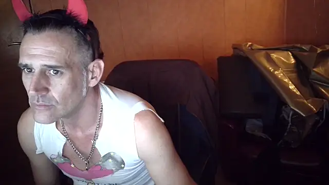 Snapshot of Lia_Y_PatrickX chatting on November 2025 01:06:02 PM Lia Y PatrickX online show from November 2025 01:06:02 PM