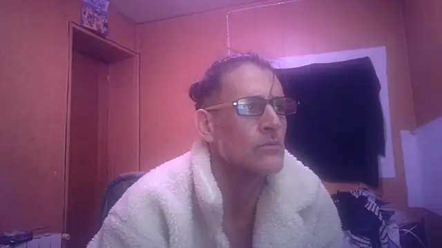 Snapshot of Lia_Y_PatrickX chatting on December 2025 12:38:02 AM Lia Y PatrickX online show from December 2025 12:38:02 AM