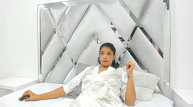 Hellen  4master online show from January 2025 05:40:02 PM