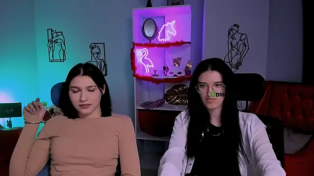 scarlet mooore online show from March 2025 03:00:01 AM