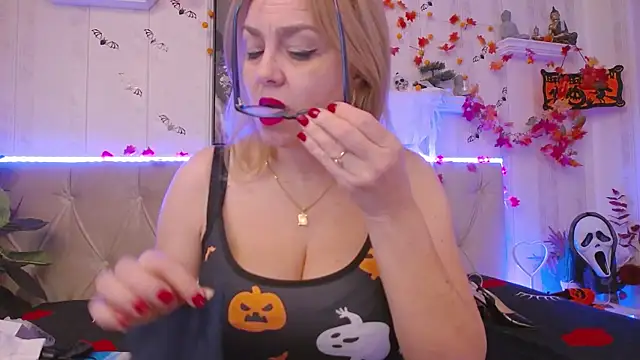 Snapshot of LadyJeen chatting on November 2025 06:10:01 PM LadyJeen online show from November 2025 06:10:01 PM