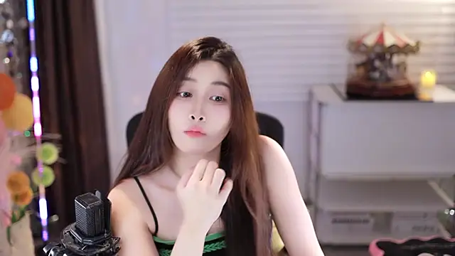 SleepArtist online show from November 2025 03:17:02 PM