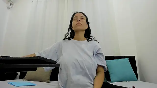 lexyfyre online show from May 2026 12:10:01 PM
