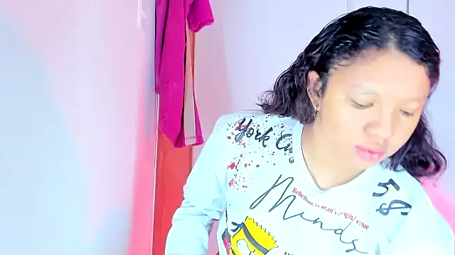 Emily Coper18 online show from September 2025 01:13:01 PM