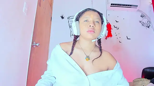 Emily Coper18 online show from January 2026 01:27:01 PM