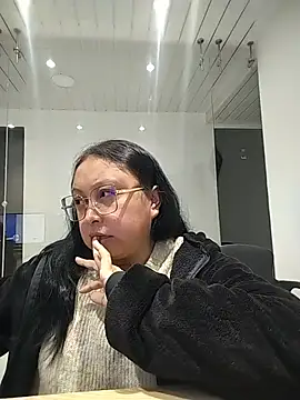 Hannah Percy online show from July 2026 03:18:02 PM