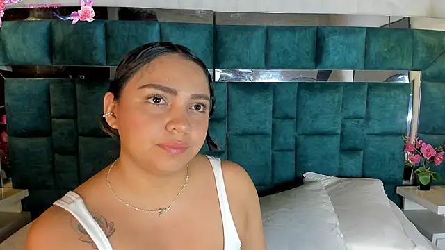 Snapshot of Abril_Gomez06 chatting on April 2026 02:27:02 AM Abril Gomez06 online show from April 2026 02:27:02 AM