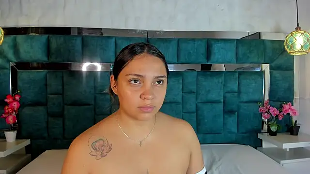 Snapshot of Abril_Gomez06 chatting on May 2026 07:42:02 PM Abril Gomez06 online show from May 2026 07:42:02 PM