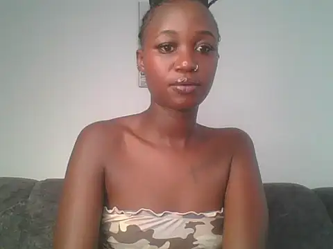 Snapshot of MissLilly1 chatting on February 2025 07:59:02 AM MissLilly1 online show from February 2025 07:59:02 AM