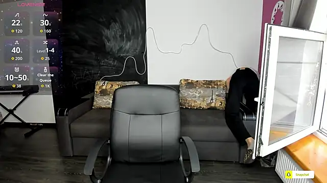 EmmyGreans online show from September 2025 12:18:01 PM