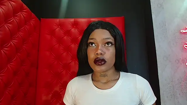 Snapshot of CrystalBrooke3x chatting on November 2025 09:31:01 PM CrystalBrooke3x online show from November 2025 09:31:01 PM