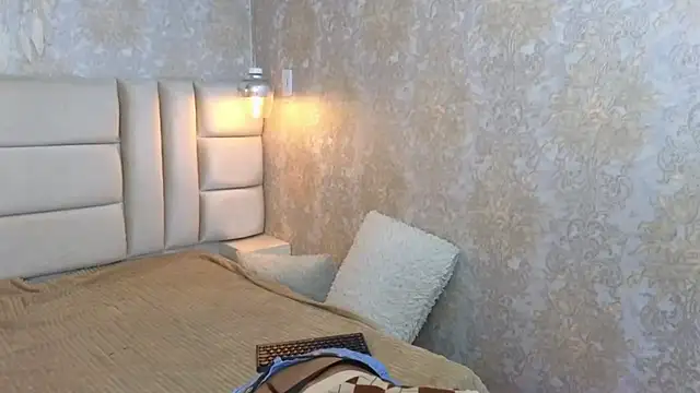 Snapshot of CrystalBrooke3x chatting on November 2025 06:29:01 PM CrystalBrooke3x online show from November 2025 06:29:01 PM