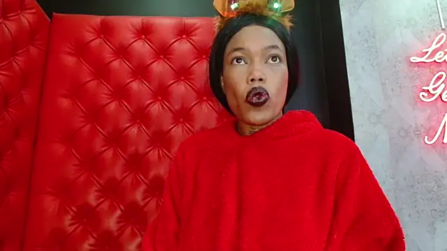 Snapshot of CrystalBrooke3x chatting on December 2025 09:21:01 PM CrystalBrooke3x online show from December 2025 09:21:01 PM