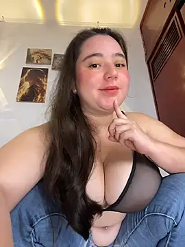 LunaGil1 online show from July 2026 02:04:01 PM