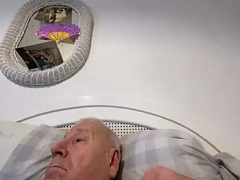 Bossinmidd12 online show from December 2024 09:31:02 PM