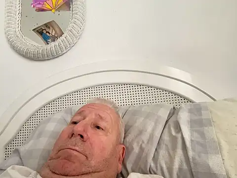 Bossinmidd12 online show from February 2025 10:15:02 AM