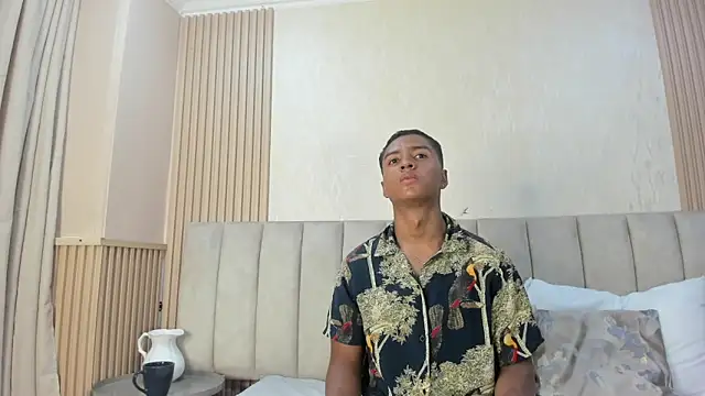 Snapshot of MagnusKing_ chatting on May 2026 11:04:02 AM MagnusKing online show from May 2026 11:04:02 AM