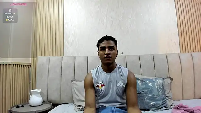 Snapshot of MagnusKing_ chatting on May 2026 10:22:02 PM MagnusKing online show from May 2026 10:22:02 PM