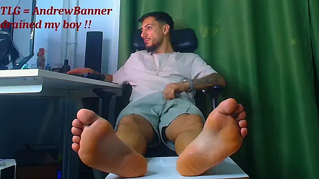 Snapshot of AndrewBanner chatting on August 2026 04:47:01 AM AndrewBanner online show from August 2026 04:47:01 AM