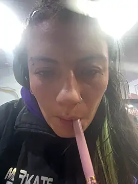 Snapshot of Broklinwhite_ chatting on June 2026 01:23:02 PM Broklinwhite online show from June 2026 01:23:02 PM