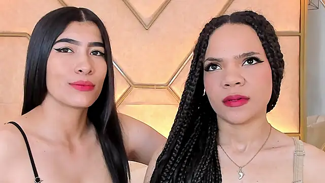 Snapshot of siara_and_zoe chatting on December 2025 10:39:02 PM siara and zoe online show from December 2025 10:39:02 PM