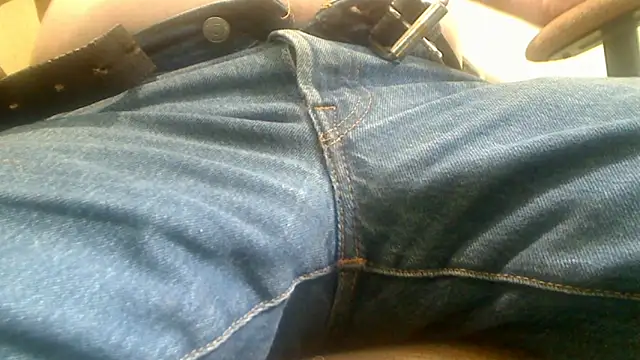 Snapshot of markluvskitty chatting on May 2026 01:50:01 PM markluvskitty online show from May 2026 01:50:01 PM