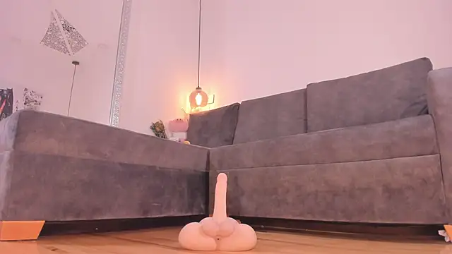 Isabella francoo online show from September 2025 12:21:02 PM