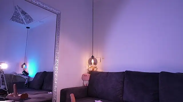 Isabella francoo online show from May 2026 01:05:02 PM