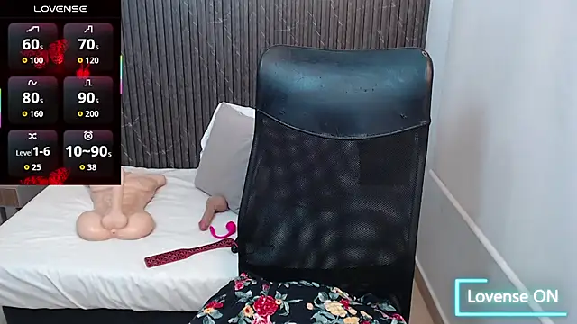 chanel brunette online show from November 2025 06:54:01 PM