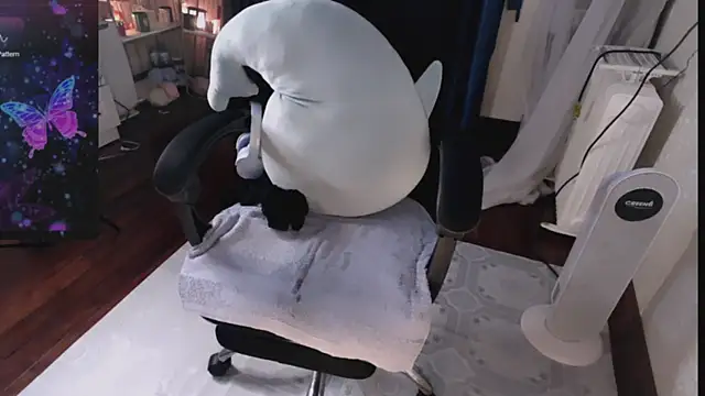 Lee Mi online show from February 2025 05:29:01 PM