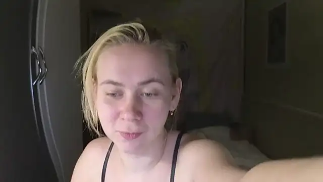 Riley Roo online show from February 2026 06:19:01 PM