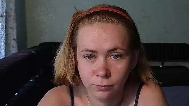 Snapshot of Riley_Roo chatting on June 2026 07:31:02 AM Riley Roo online show from June 2026 07:31:02 AM