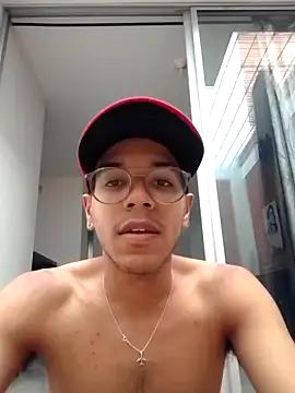 Snapshot of MATEO_SWEET chatting on February 2025 10:13:01 PM MATEO SWEET online show from February 2025 10:13:01 PM