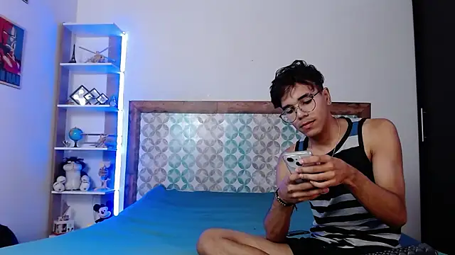 Snapshot of MATEO_SWEET chatting on March 2025 09:05:02 PM MATEO SWEET online show from March 2025 09:05:02 PM