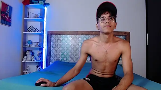 Snapshot of MATEO_SWEET chatting on March 2025 08:51:02 PM MATEO SWEET online show from March 2025 08:51:02 PM