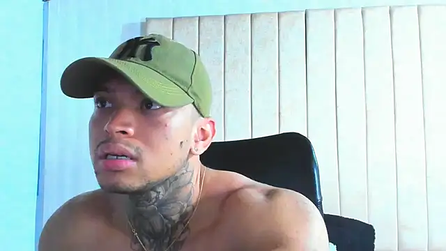 Snapshot of Stiven_collins chatting on December 2024 03:40:01 AM Stiven collins online show from December 2024 03:40:01 AM