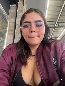 Snapshot of Chloemercury chatting on November 2025 08:33:02 PM Chloemercury online show from November 2025 08:33:02 PM