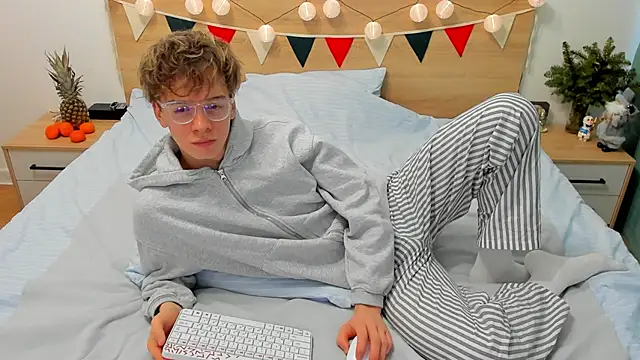 Fandi 777 online show from January 2025 11:33:01 AM