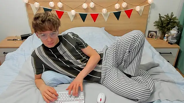 Fandi 777 online show from January 2025 04:16:01 PM