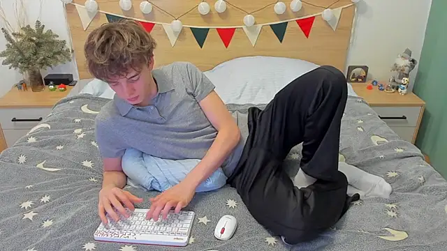 Fandi 777 online show from February 2025 01:21:02 PM