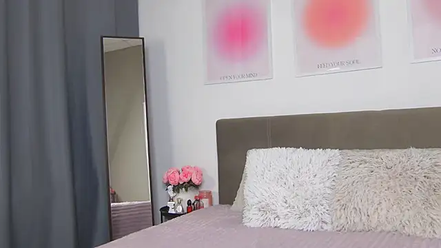 VioletiSwone online show from March 2026 05:13:01 AM