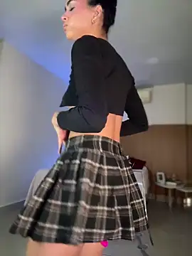 Lianh Benett online show from December 2024 04:43:02 AM