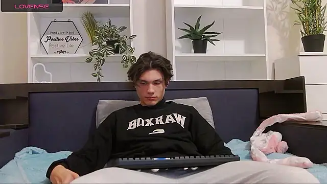 CalvinCay online show from December 2024 08:29:01 PM