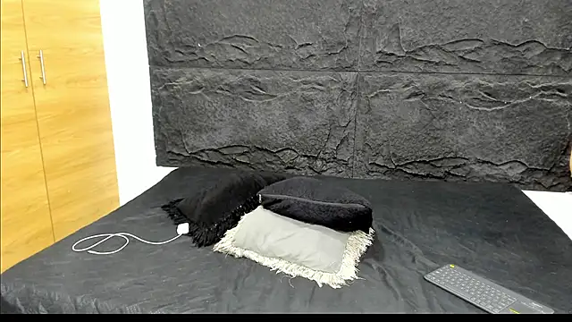 Snapshot of emakross chatting on June 2026 10:30:01 PM emakross online show from June 2026 10:30:01 PM